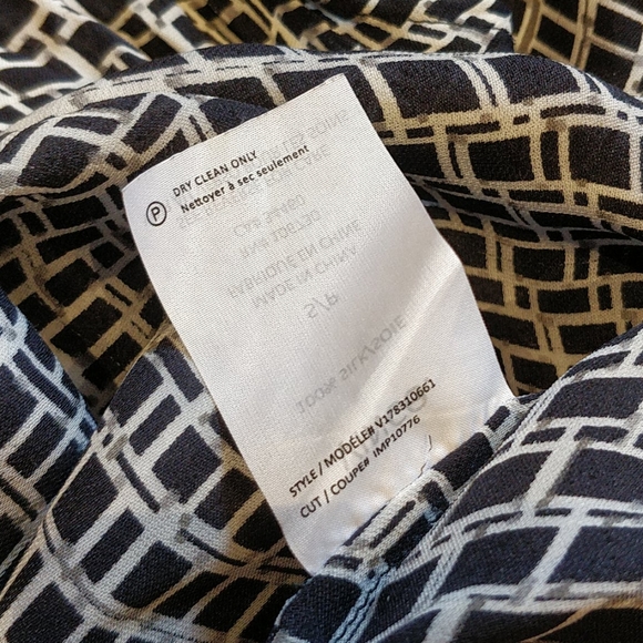 Vince. Silk Top - Picture 6 of 6